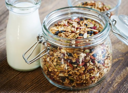 granola-11-foods-diet-experts-wont-touch-500x366